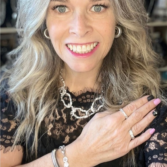 Park Lane “Embraceable” Earrings in Silver! BNIB!! - Picture 4 of 10